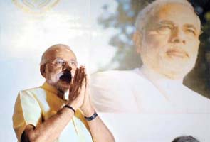 Narendra Modi urges Mumbai's businessmen to set up shop in Gujarat