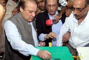 Nawaz Sharif votes, confident of Pakistan victory 