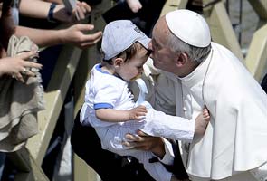 Pope Francis canonises first saints of his reign