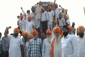 Protesters block rail traffic in Punjab over Sajjan Kumar's acquittal in anti-Sikh riots case