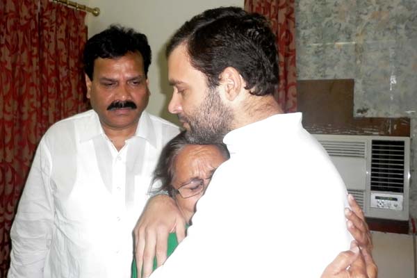 Rahul Gandhi's emotional meeting with Sarabjit Singh's family