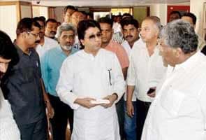 Fall in line or leave, Raj Thackeray asks party men