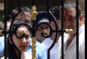 Sanjay Dutt spends night at Mumbai's Arthur Road jail