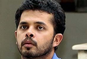 Spot-fixing: Sreesanth talked to bookie friend after 'fixed' over, allege police