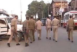 Lashkar militant killed in Srinagar encounter, three policemen injured