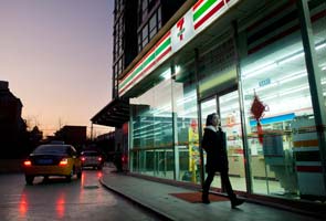 US raids 14 7-Eleven stores in immigration raids