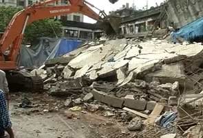 Seven people dead after building collapses in Mumbai suburb Dahisar