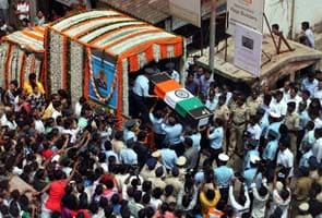 Uttarakhand: Darryl Castelino, the air force officer who died in a chopper crash, buried with full military honours