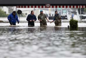 Floods force thousands to evacuate in Germany 