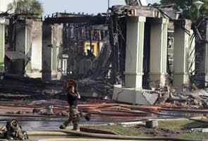 Four firefighters die, 13 injured battling Houston blaze