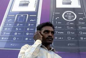 India sets up elaborate system to tap phone calls, e-mail