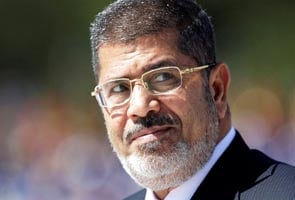 Mohamed Morsi cuts Egypt's ties with Syria, backs no-fly zone