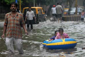 Mumbai rain defies forecast, it's Monday as usual