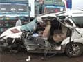 Police officer loses control over SUV; five dead including his wife