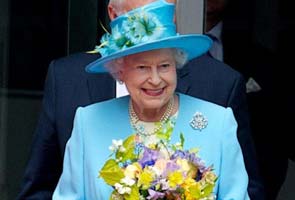 Queen Elizabeth brings BBC news to a halt