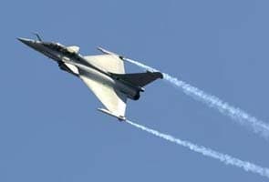 France sees first Rafale jet deliveries to India by 2016