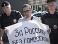 Russia to ban married foreign gays from adopting