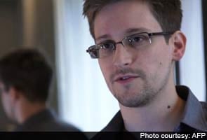 Surveillance discloser leaves Hong Kong hotel Surveillance discloser leaves Hong Kong hotel