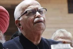 LK Advani resignation rejected by BJP; will persuade him, says Sushma Swaraj