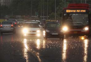 Showers bring relief from intense heat wave in North India