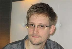 Britain asks airlines to block Edward Snowden: report