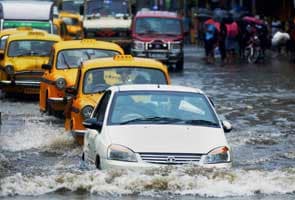 Heavy rains in Kolkata, waterlogging disrupts rail and road traffic