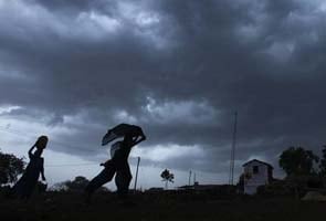 Monsoon hits Andhra Pradesh, Maharashtra, rain brings relief to people