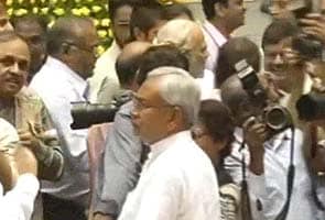 Nitish Kumar and Narendra Modi ignore each other at chief ministers' meet in Delhi
