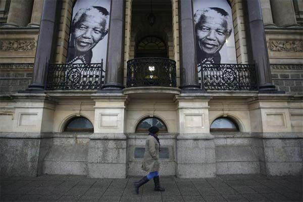 Blog: Nelson Mandela critical- South Africa prepares for a massive outpouring of grief