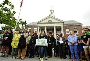 Newtown marks six months since school massacre 