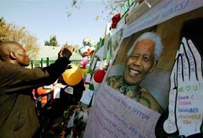 Nelson Mandela battles for life as well-wishers pray for recovery