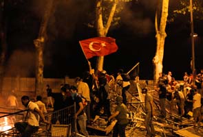 Turkey protesters reject 'last warning' to evacuate park