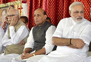 Narendra Modi, LK Advani and Rajnath Singh seen together at public meet