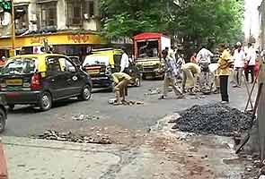 Mumbai Rains: Vasai-Virar Civic Body Gets 1,097 'Selfie with Potholes