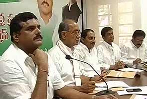 Govt meets on Telangana today: Two options, multiple possibilities