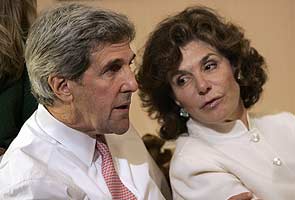 US Secretary of State John Kerry's wife rushed to hospital