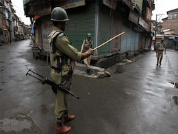 Curfew lifted in Jammu and Kashmir, Amarnath yatra resumes Curfew lifted in Jammu and Kashmir, Amarnath yatra resumes