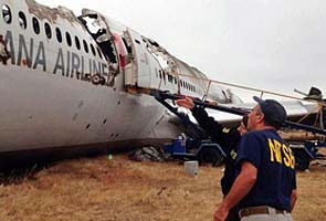 San Francisco crash: Asiana Airlines pilot delayed evacuation, say investigators