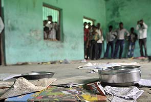 Bihar midday meal tragedy: Critically ill children in their arms, parents took bikes, cycles to hospital