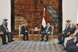 Panel meets to amend Egyptian constitution 