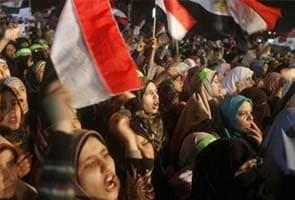 Gathering thousands, Egypt's Muslim Brotherhood shows passion and power