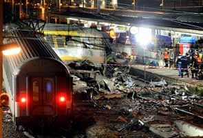 Six killed, many injured, after train derails near Paris