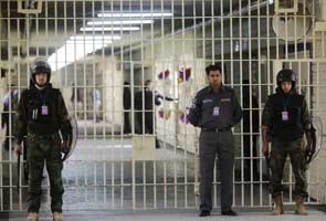 Al Qaeda militants flee Iraq jail in violent mass break-out
