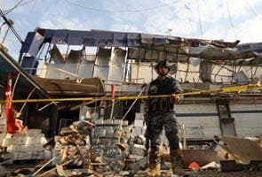 Suicide bomber attacks Iraq army convoy, killing ten