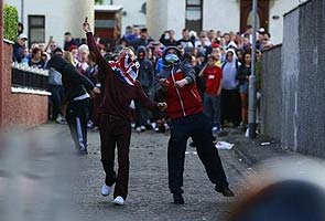 Northern Ireland violence flares for second day