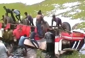 Eight dead in Karnataka as bus plunges into lake