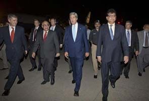 US Secretary of State John Kerry arrives in Pakistan on key visit