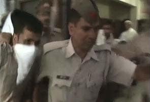 295px x 200px - Meerut gangrape accused assaulted by lawyers in court premises