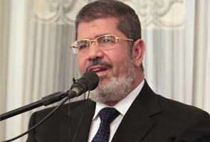 Egypt's Mohamed Morsi offers consensus government as army's deadline passes