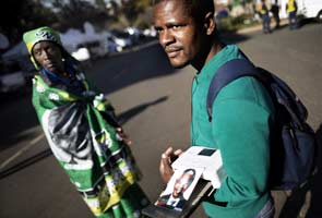 Shops cash in on surging Nelson Mandela interest